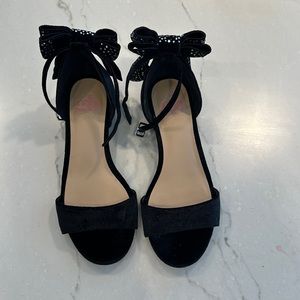 GB girls dress up shoes with bows